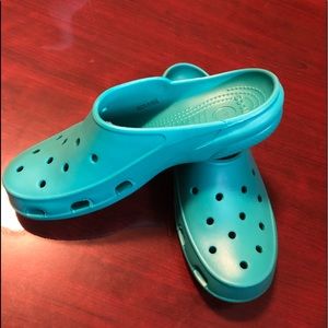 Crocs Freesail clog size 10 - Tropical Teal
